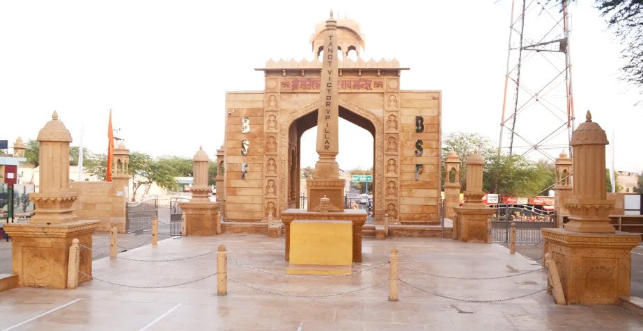 Tanot Rai Mata Mandir, Jaisalmer, Rajasthan - Vushii.com Tanot Rai Mata Mandir, Jaisalmer, Rajasthan - Vushii.com